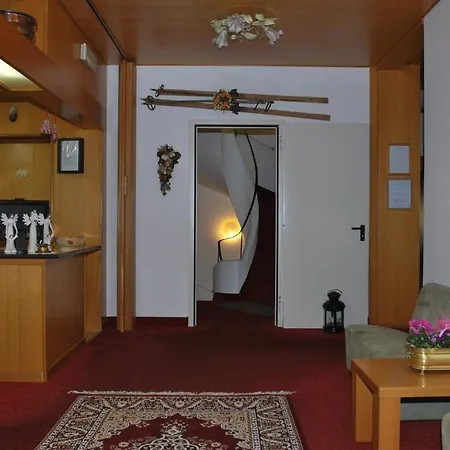 Hotel Mae